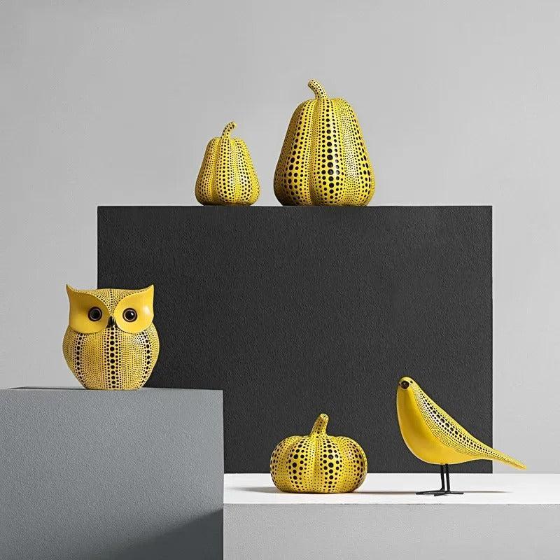 Farbenfrohes Ornament aus Kunstharz