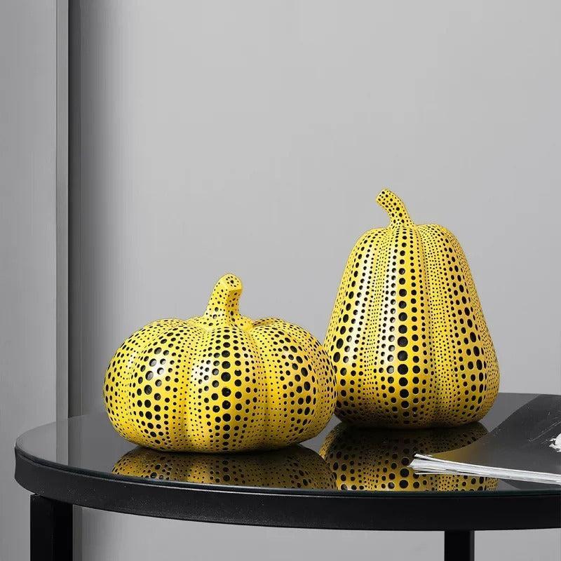 Farbenfrohes Ornament aus Kunstharz