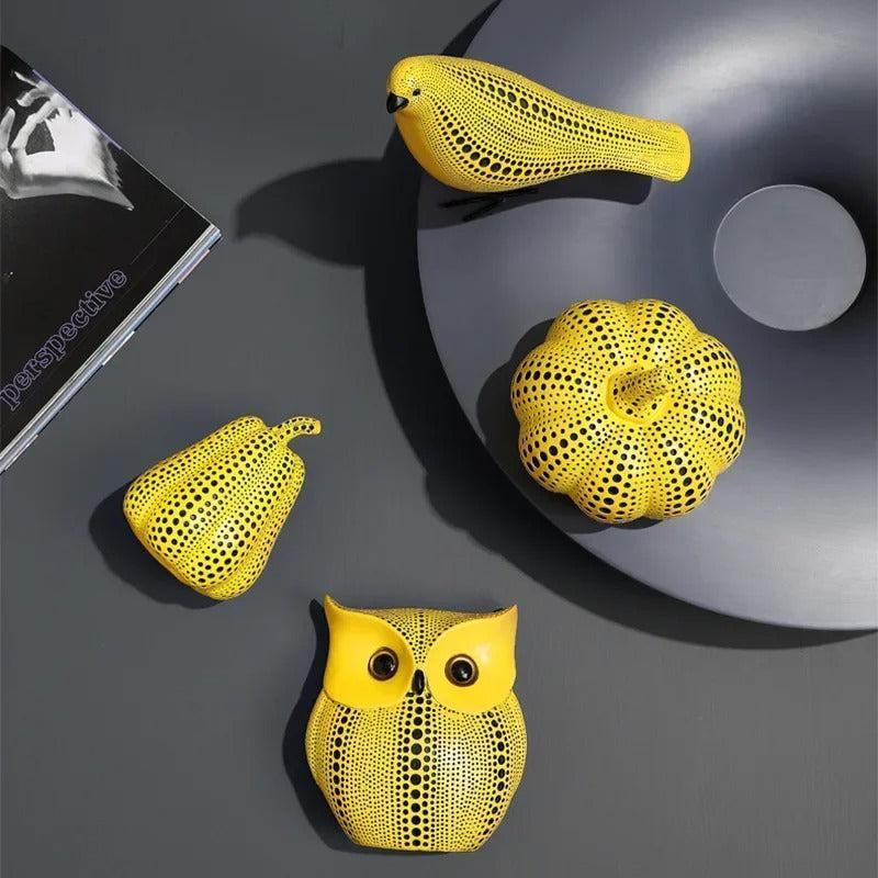 Farbenfrohes Ornament aus Kunstharz