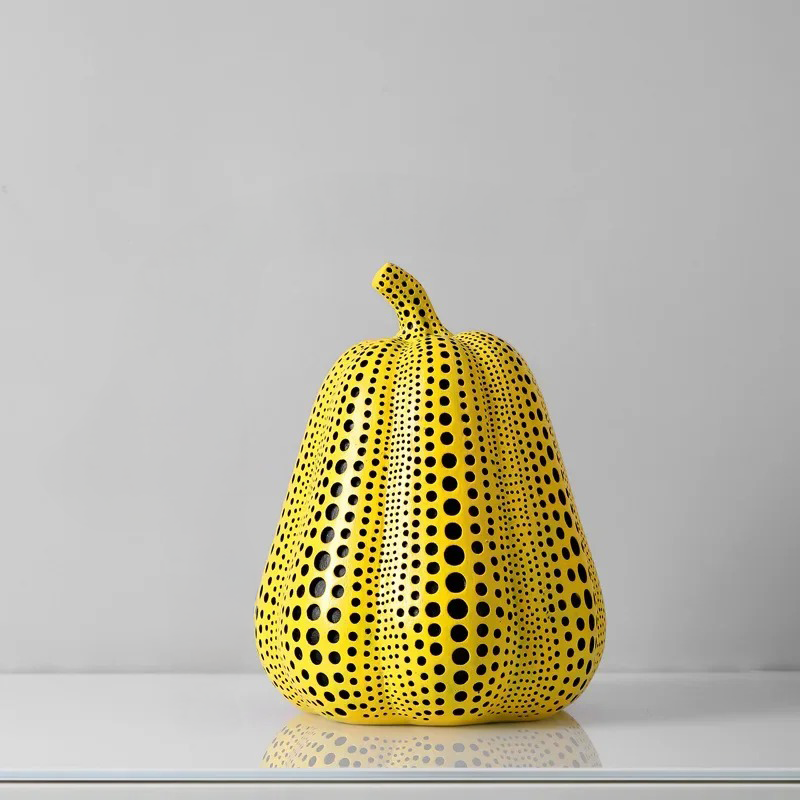 Farbenfrohes Ornament aus Kunstharz