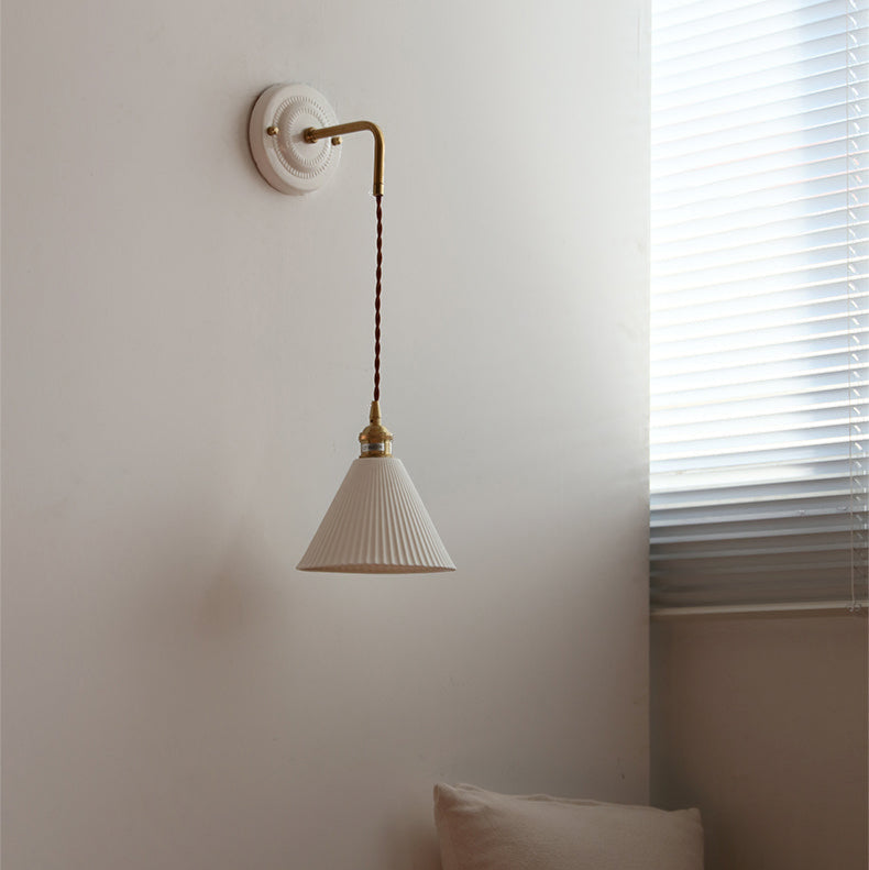 Minimalistische Wandleuchte aus Keramik