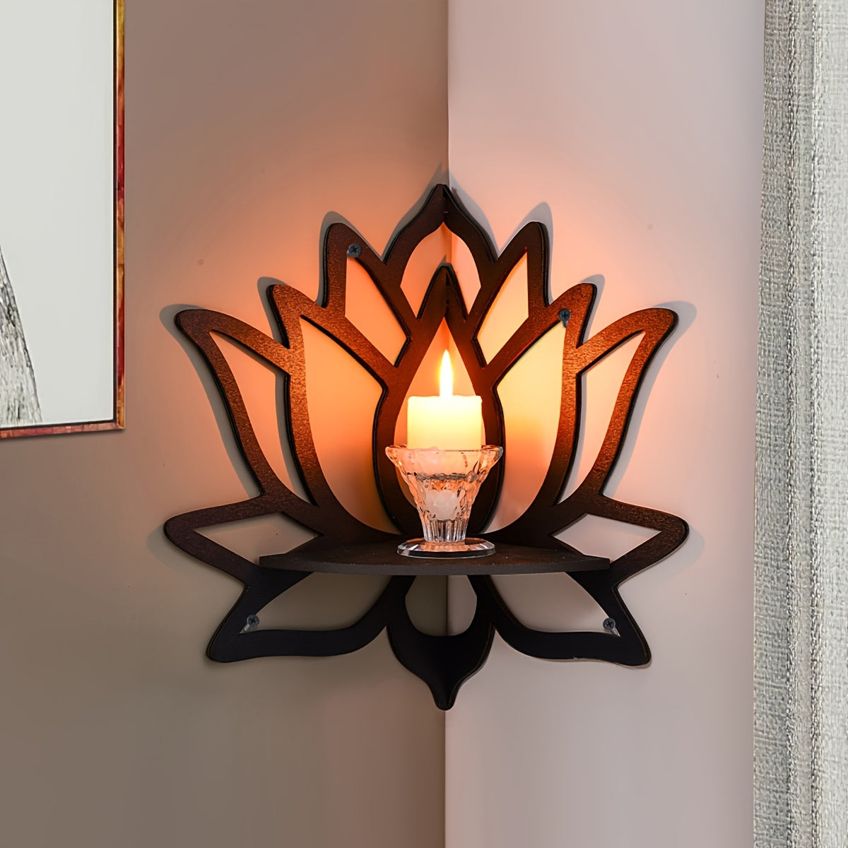 Wandregal aus Holz in Blumenform
