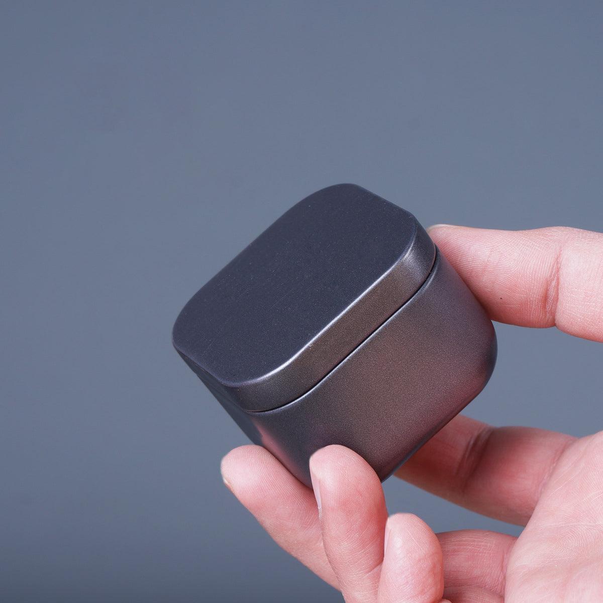 Minimalistische Metall-Aufbewahrungsbox