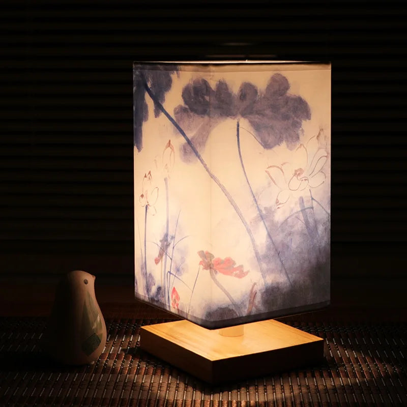 Tischlampe im orientalischen Holzstil