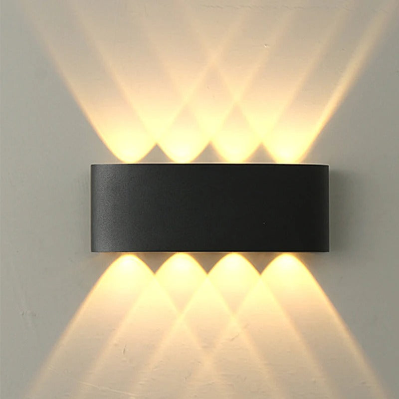 Schwarze Wandleuchte aus Aluminium