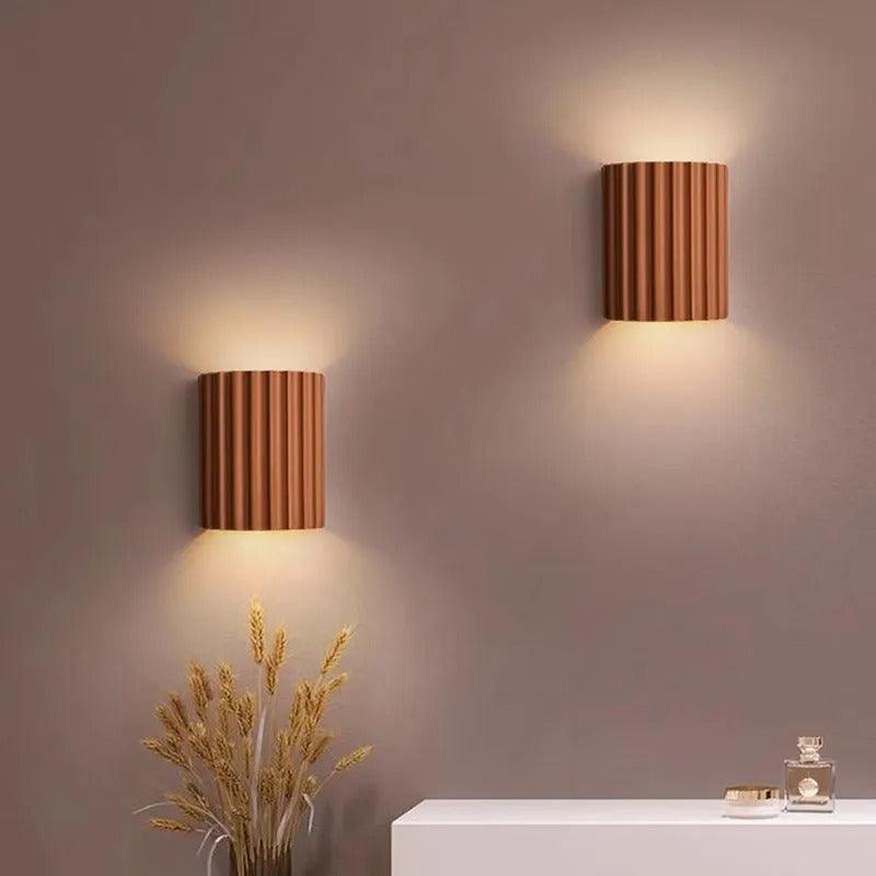 Minimalistische Wandleuchte im Groove-Stil