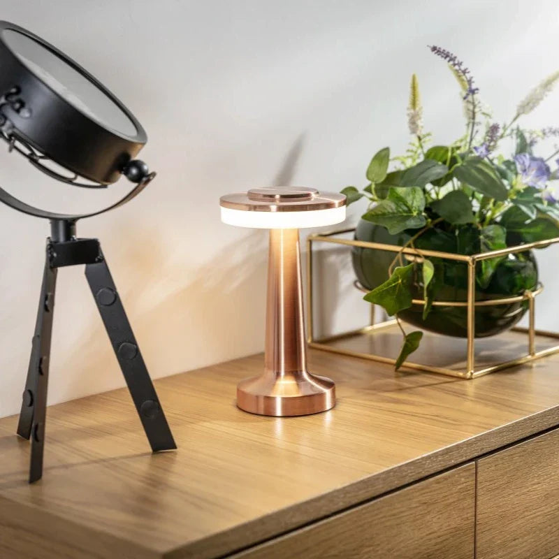 Kabellose Tischlampe im Retro-Stil