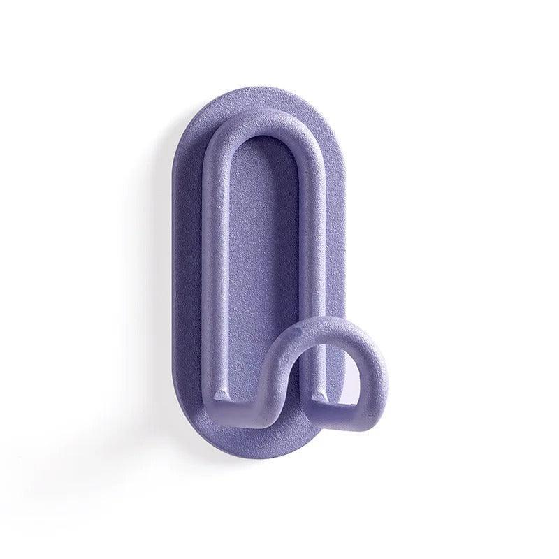 Minimalistische Metallhaken zum Aufkleben