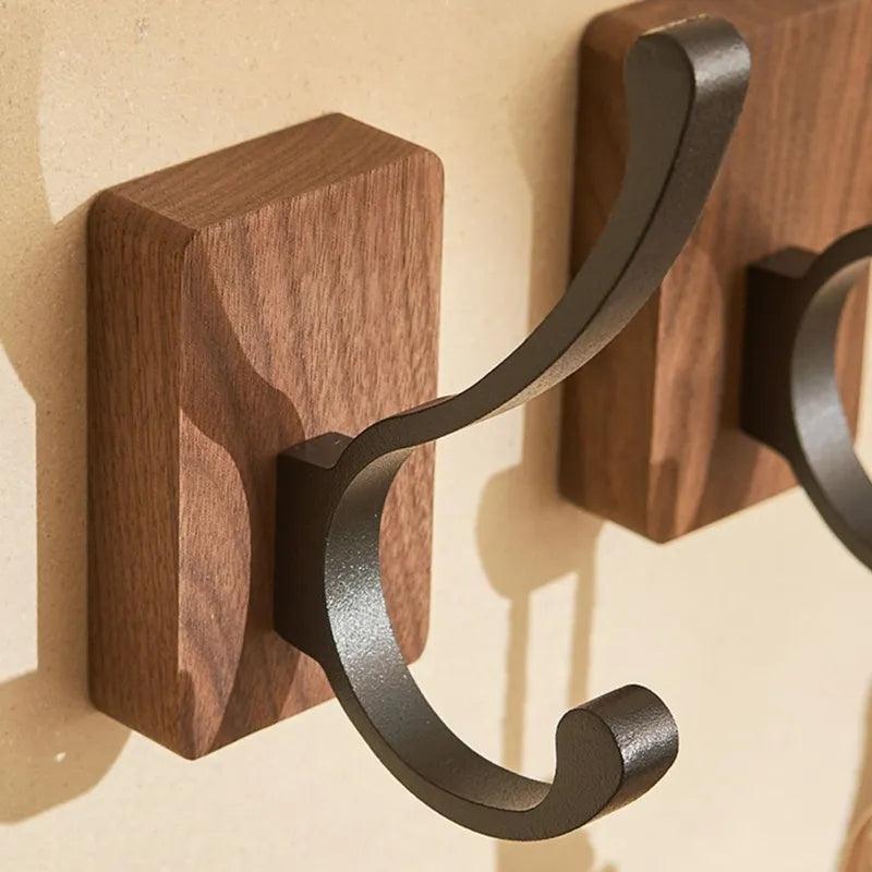 Wandhaken aus Naturholz