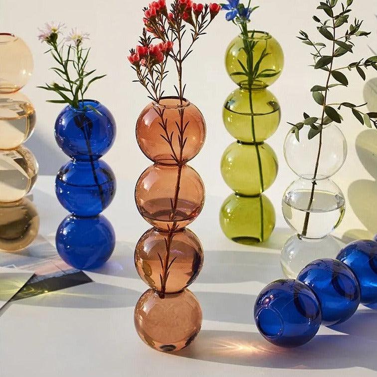 Vase in Form einer abstrakten Kugel