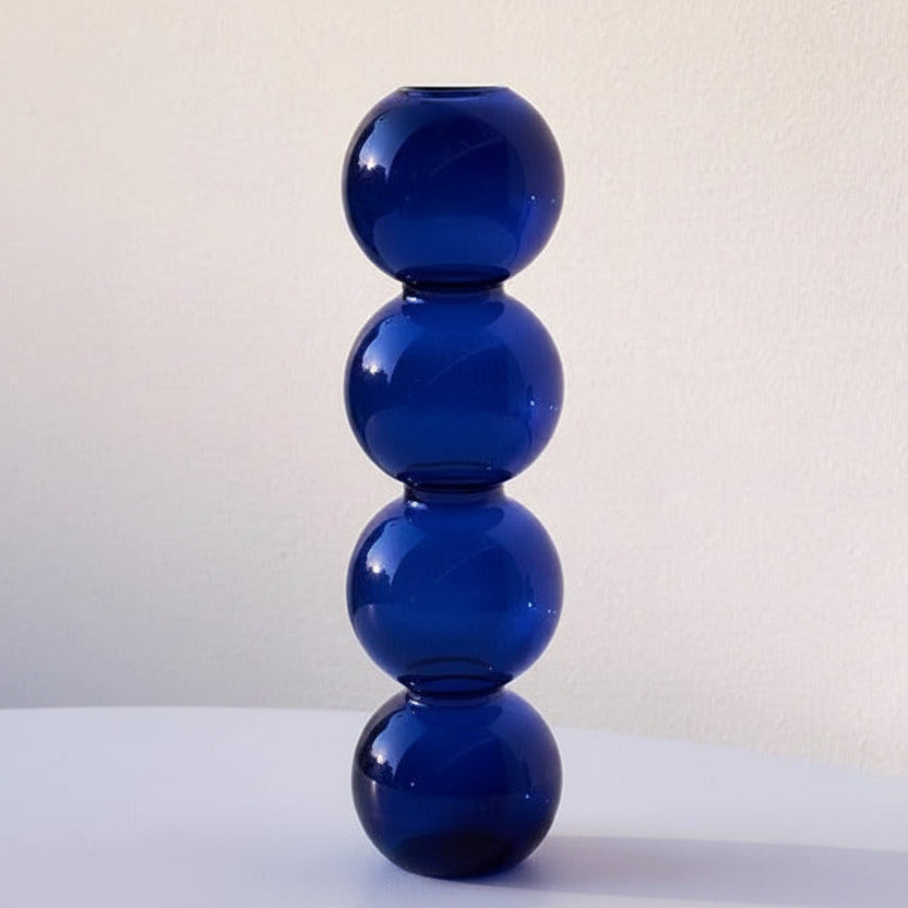 Vase in Form einer abstrakten Kugel