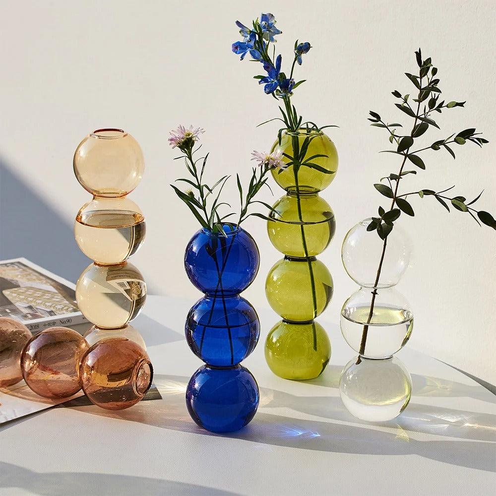 Vase in Form einer abstrakten Kugel