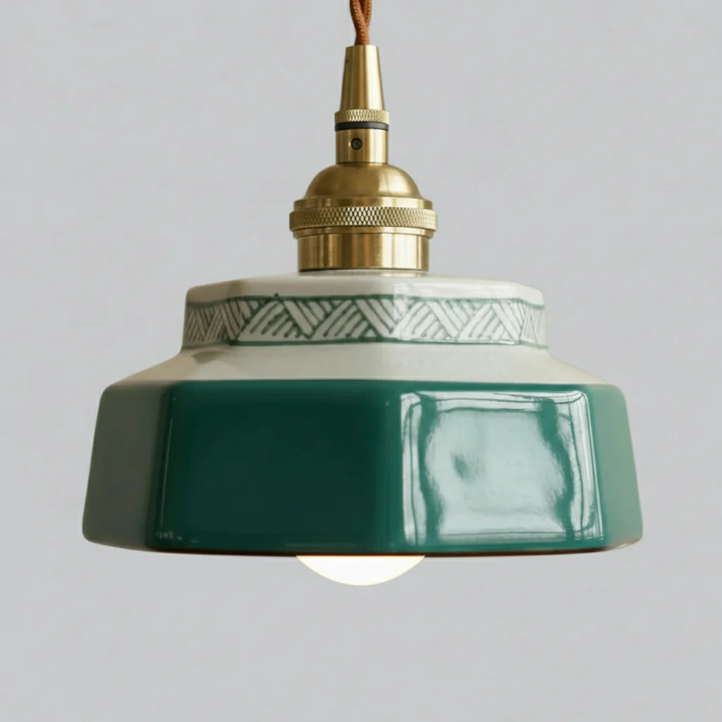 Lampenschirm aus bemalter Keramik