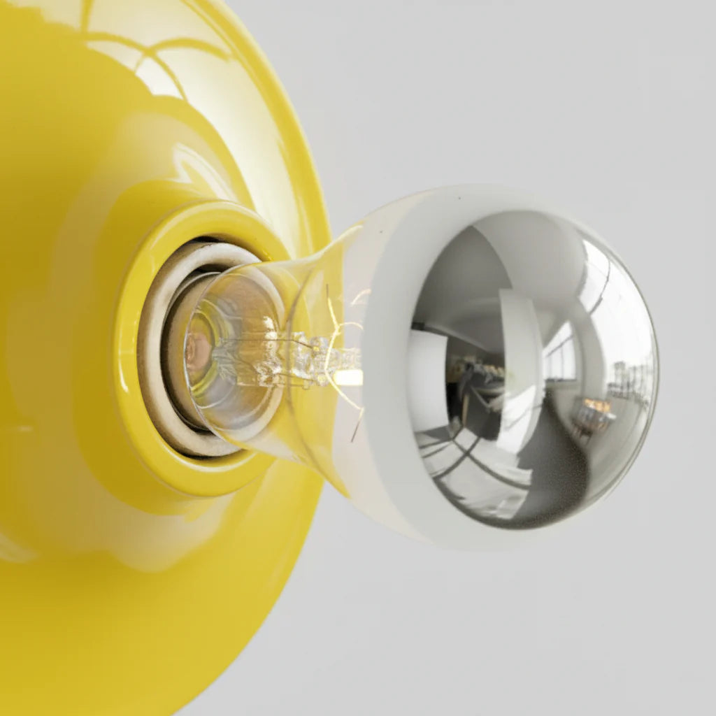Farbenfrohe Glas-Wandleuchte